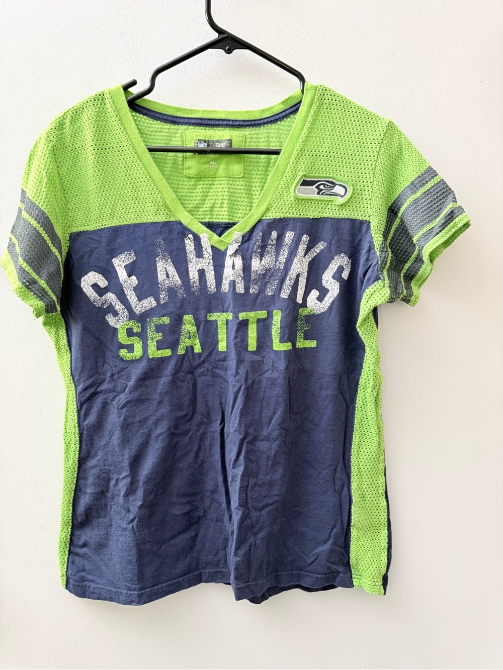 Team Apparel Seahawks V-Neck Tee - Navy & Neon Green NFL   I-13